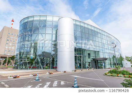 Kushiro City, Hokkaido: Kushiro City Children's Learning Center on a sunny day 116790426