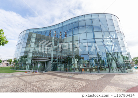 Kushiro City, Hokkaido: Kushiro City Children's Learning Center on a sunny day 116790434