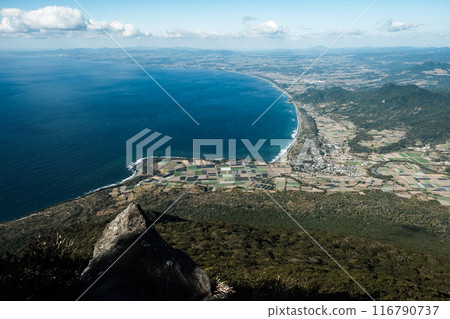 The ocean as seen from Mt. Kaimon 116790737