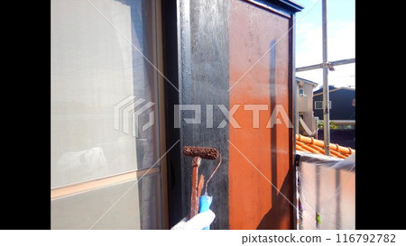 Exterior wall painting 116792782