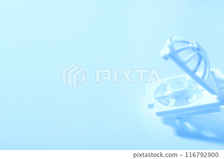 Contact lenses for eyes with a container for their storage 116792900