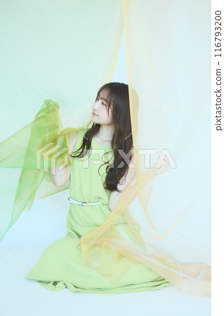 Summer woman portrait 116793200