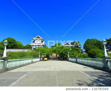 [石川縣] 晴朗天氣下的金澤城石川門 116793569