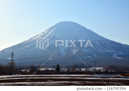 The graceful and magnificent Ezo Fuji "Shiribeshi Mountains and Rear Yotei Mountain" 116795504