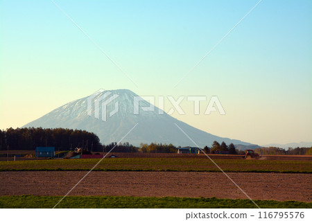 The graceful and magnificent Ezo Fuji "Shiribeshi Mountains and Rear Yotei Mountain" The graceful and magnificent Ezo Fuji "Shiribeshi Mountains and Rear Yotei Mountain" 116795576
