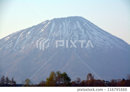 The graceful and magnificent Ezo Fuji "Shiribeshi Mountains and Rear Yotei Mountain" The graceful and magnificent Ezo Fuji "Shiribeshi Mountains and Rear Yotei Mountain" 116795888