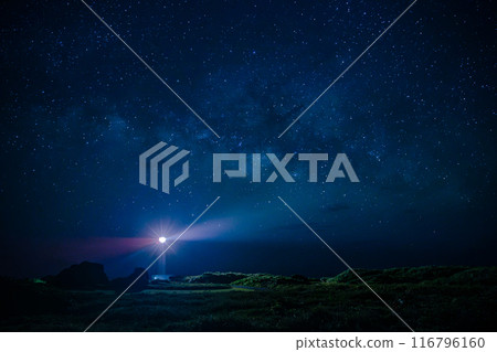 Heianazaki Lighthouse and the starry sky of Miyakojima 116796160