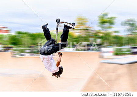 skateboarder, skateboard, boy 116798592