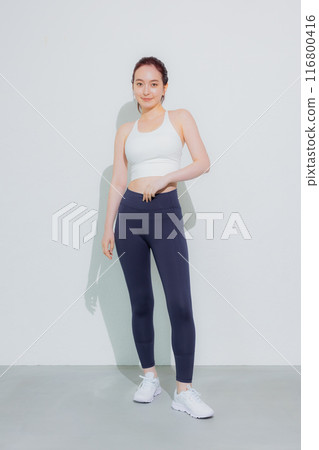 Women of sportswear 116800416