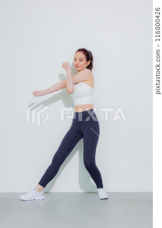 運動裝的女性 116800426