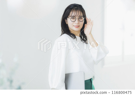 Young woman in office casual wear 116800475