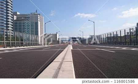 Middle Middle 116801586