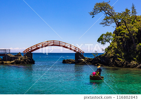[Niigata Prefecture_Sado_Yajima/Kyojima] Experience a tub boat ride while enjoying the beautiful scenery 116802843