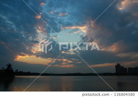 Sunset glow 116804380