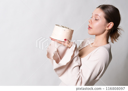 lady dress beautiful fashion woman white elegant model style young attractive cake beauty 116808097