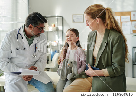 Cute little patient visiting doctor Cute little patient visiting doctor 116808610