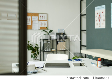 White desk of general practitioner 116808684
