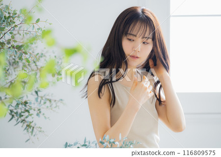 Hair care image for young women Hair care image for young women 116809575