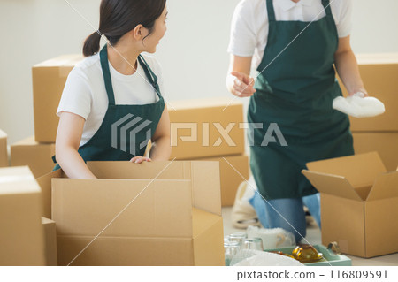 Moving and packing service image Moving and packing service image 116809591