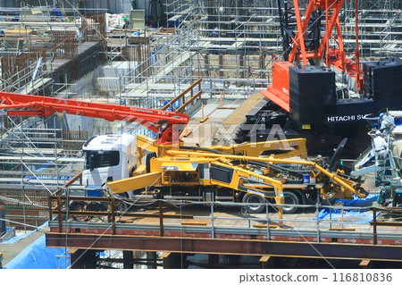 High-rise apartment building construction site High-rise apartment building construction site 116810836