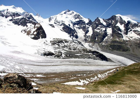 The upper reaches of the four glaciers as seen from the Diavolezza observation deck The upper reaches of the four glaciers as seen from the Diavolezza observation deck 116813000