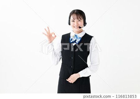 一個穿著制服的女人說“好” 一個穿著制服的女人說“好” 116813853