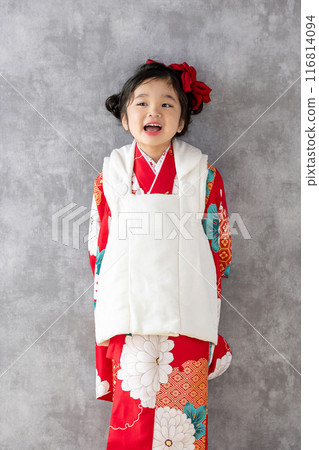 Cute girl in kimono 116814094