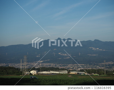 榛名山與夏日早晨的白月 榛名山與夏日早晨的白月 116816395