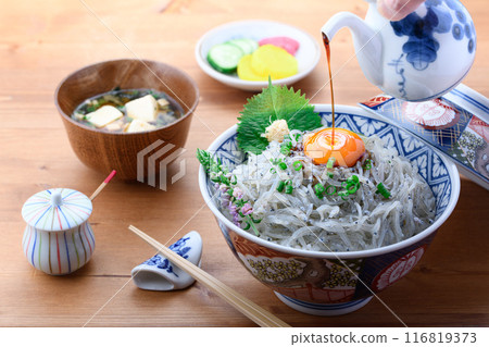 Fresh raw shirasudon Fresh raw shirasudon 116819373