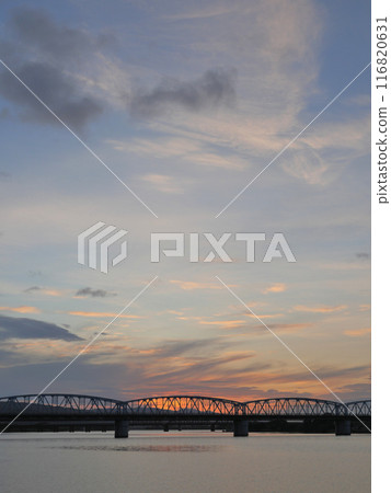 早上在河床上 116820631