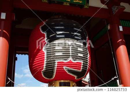 Kaminarimon, a souvenir photo spot in Asakusa Kaminarimon, a souvenir photo spot in Asakusa 116825733