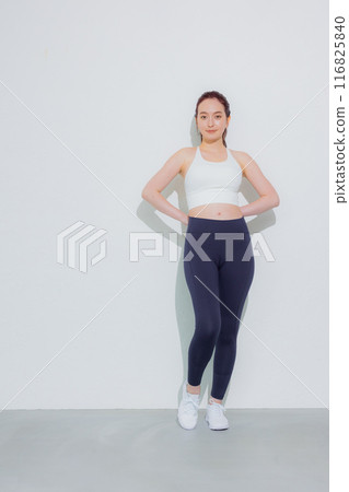 運動裝的女性 116825840