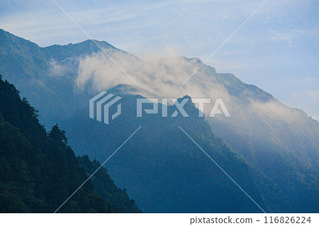 The Oku-Hida mountains at summer dawn The Oku-Hida mountains at summer dawn 116826224
