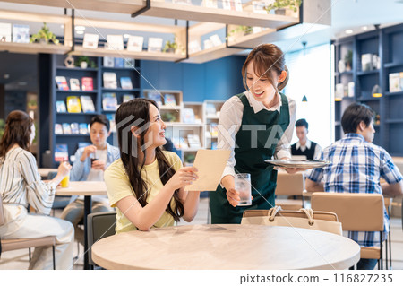 咖啡廳拍攝合作：Creadisce（丸善遊書堂株式會社） 116827235