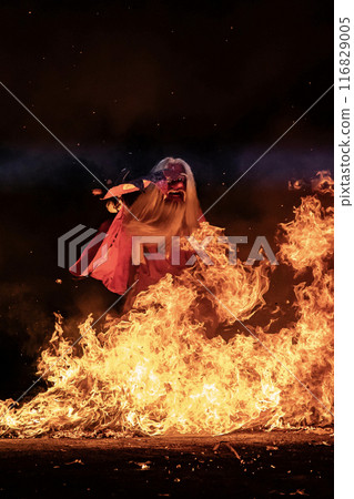 Traditional Culture Tengu Fire Walking 116829005