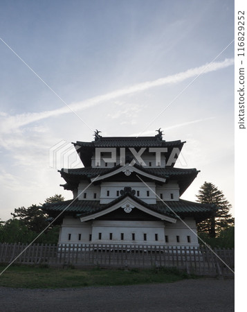 Hirosaki Castle and Mount Iwaki 116829252