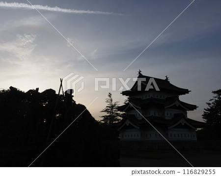 Hirosaki Castle and Mount Iwaki 116829255