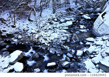 Snow-covered mountain streams in the Tanzawa Mountains: Fujikuma River, Taraigoyazawa, and Nuno River from the Suspension Bridge 116829441