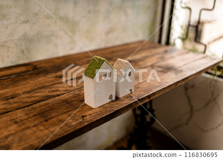 兩個房子配件 116830695