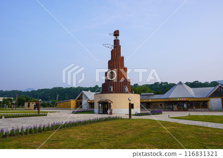 Pigeon Clock Tower "Kamurin" / Roadside Station Onneyu Onsen 116831321