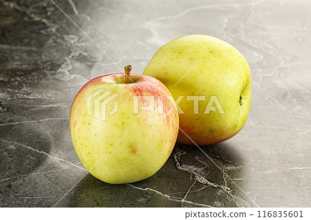 Sweet juicy ripe organic apples Sweet juicy ripe organic apples 116835601