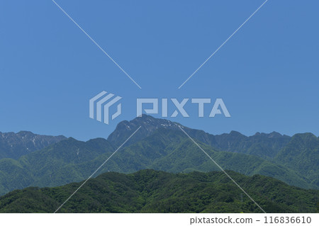 從北斗市長坂町眺望南阿爾卑斯山的五月天空和凱駒岳 116836610