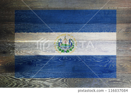 El salvador flag on rustic old wood surface background El salvador flag on rustic old wood surface background 116837084