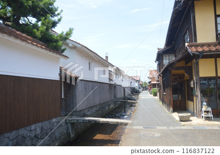 Kurayoshi White Warehouse 116837122
