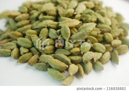 close up of Cardamom on white background  116838881
