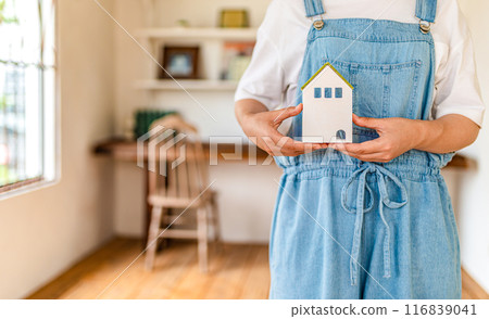 House and lady 116839041