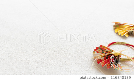 白色背景的新年裝飾品-簡單的日式背景素材 白色背景的新年裝飾品-簡單的日式背景素材 116840189