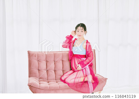 Pregnant women maternity 116843119