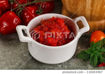 Fresh tomato puree pasta sauce 116843467