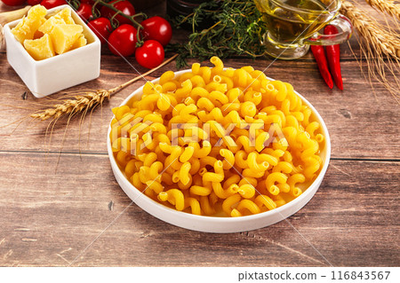 Italian cuisine - dry cellentani pasta 116843567